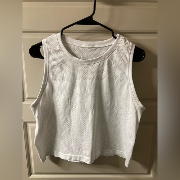 lululemon athletica Tops - Lululemon cropped muscle tank size 8
